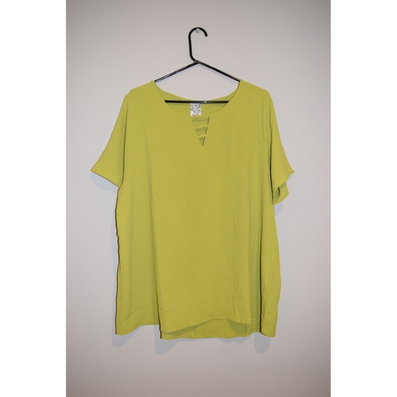 Naif Chartreuse Tunic Top V-Neck Short Sleeve Casual Comfy Plus Size‎ 2X - Picture 1 of 5